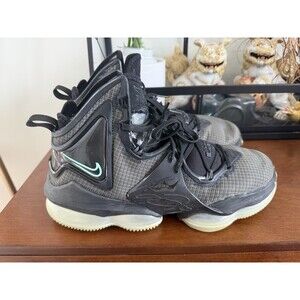 Nike LeBron 19 Men's Basketball Shoes Black/Green Glow CZ0203-003 Size 10.5